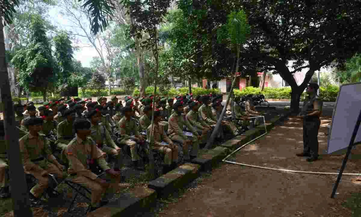Koderma News: राजकीय पॉलिटेक्निक में एनसीसी का संयुक्त वार्षिक प्रशिक्षण शिविर का प्रशिक्षण संपन्न