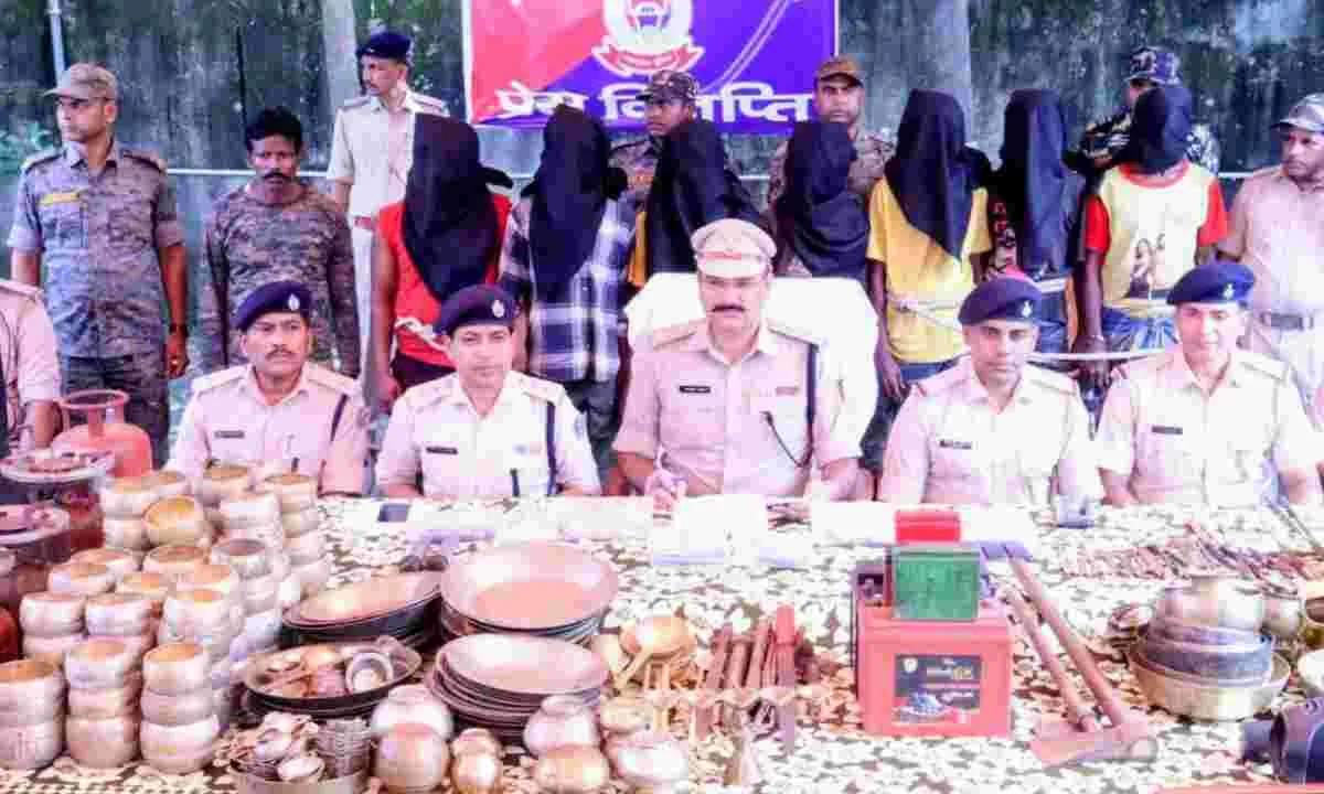 Koderma News: चोरी की घटनाओं में संलिप्त सात अपराधी गिरफ्तार