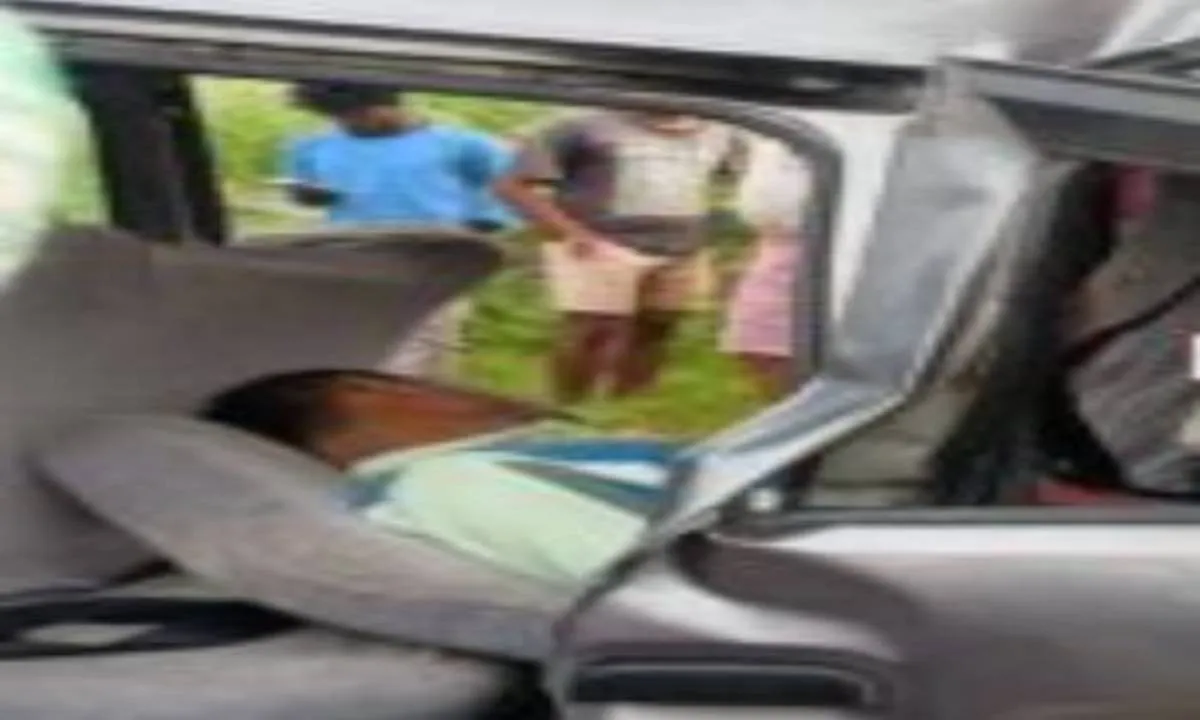 Saraikela News: कंटेनर से टकराई कार, चालक की मौत, पांच  गंभीर रूप से घायल