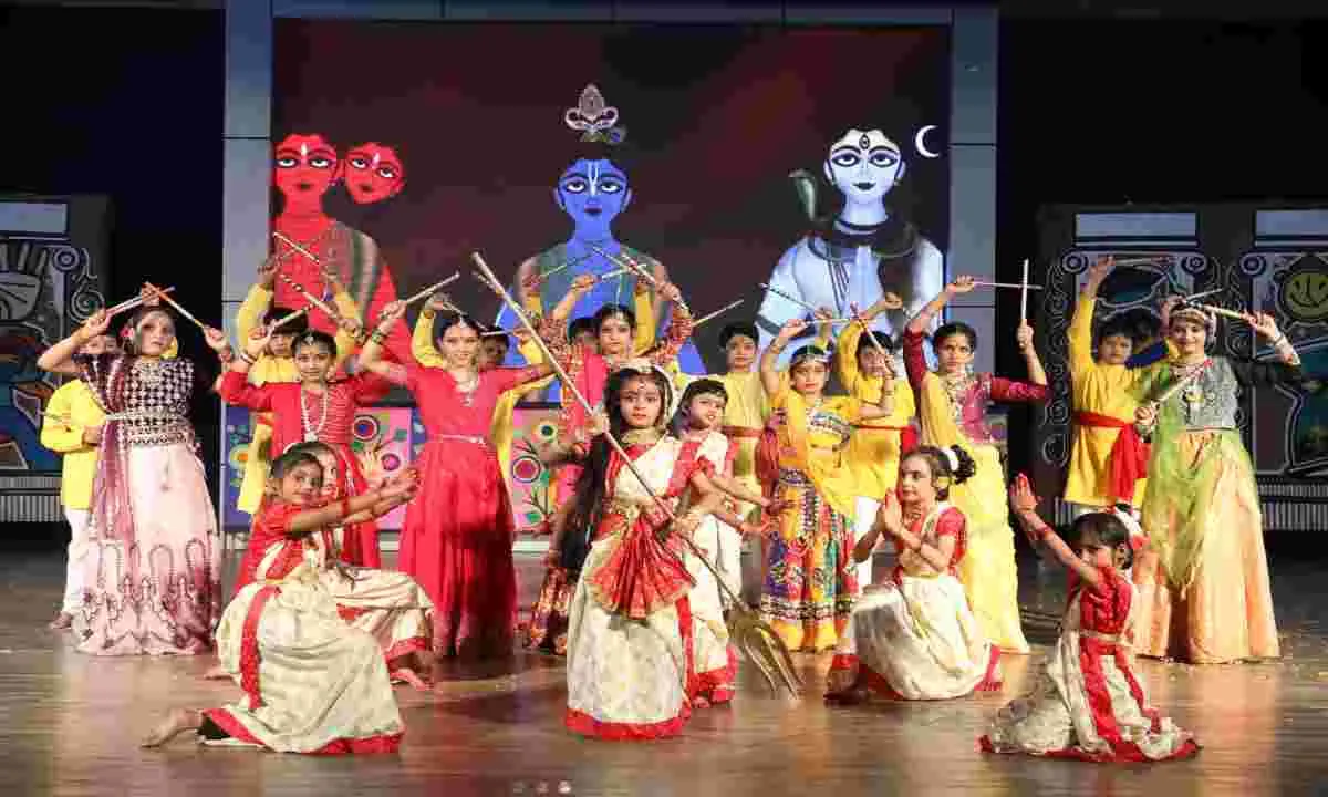 Ranchi News: एसबीयू में  हर्षोल्लास और श्रद्धा के साथ नवरात्रि उत्सव आयोजित