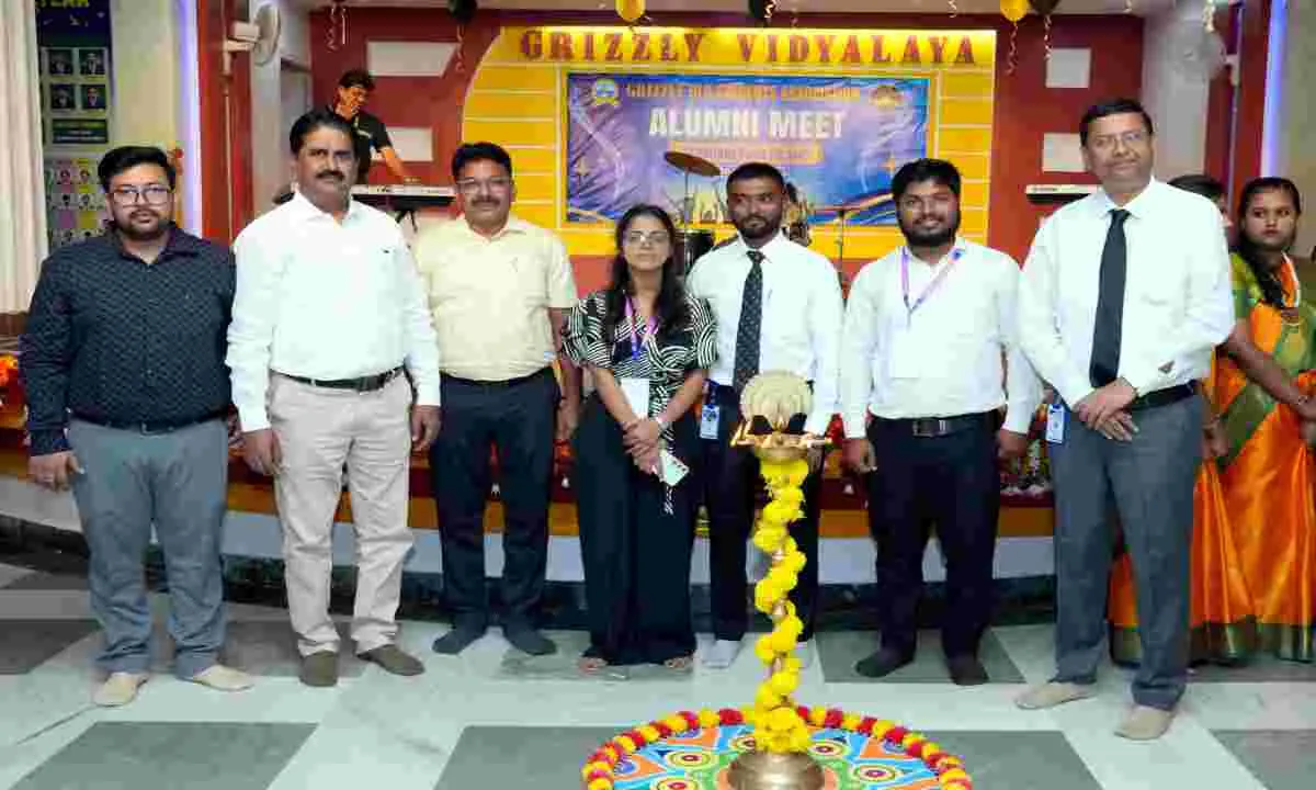 Koderma News: ग्रिजली विद्यालय केवल शिक्षा नहीं, बल्कि आत्मविश्वास और सकारात्मक सोच के साथ आगे बढ़ने की प्रेरणा