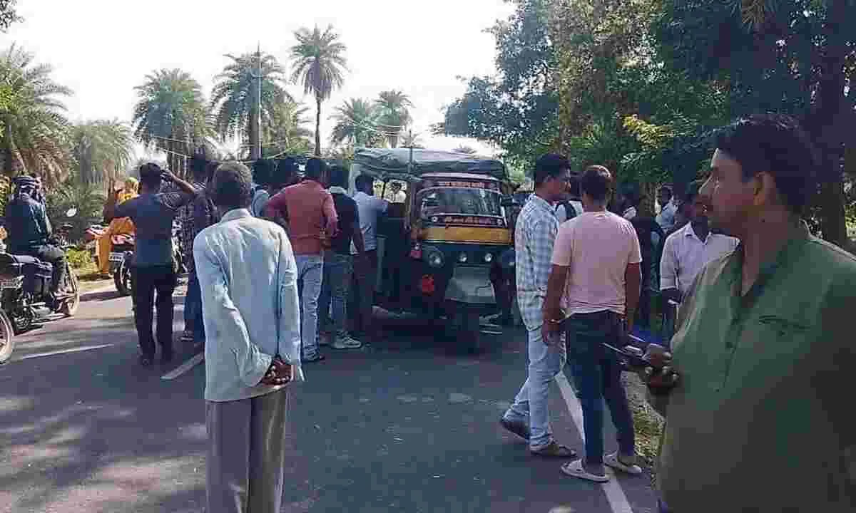 Koderma News: ट्रक की चपेट में ऑटो के आने से एक व्यक्ति की मौत