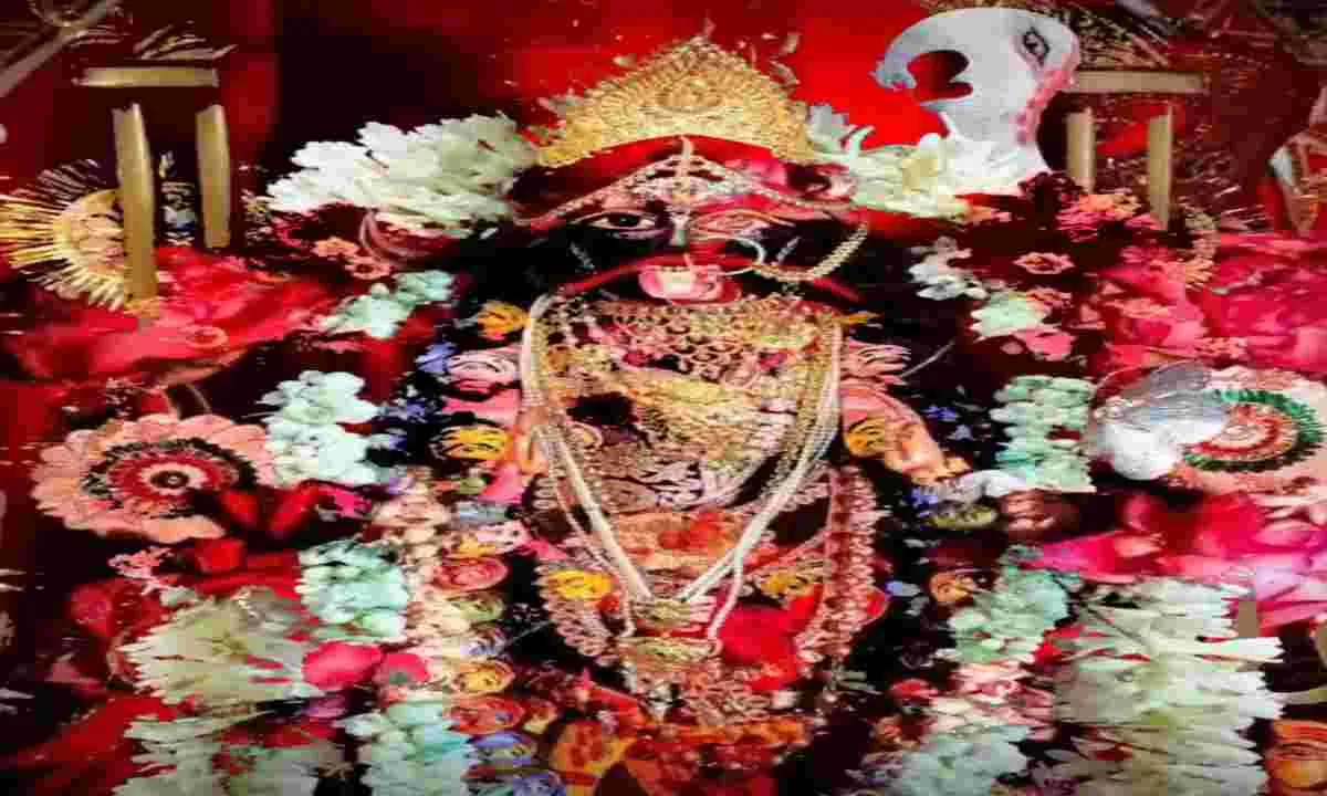 1101 महिलाएं एक रंग की साड़ी में करेंगी मां काली की महाआरती