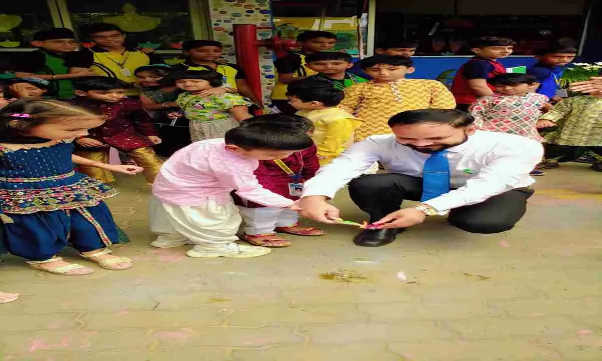 Koderma News: मॉडर्न किड्स पैराडाइज, मॉडर्न पब्लिक स्कूल की एक इकाई में बच्चों ने दिवाली का जश्न मनाया