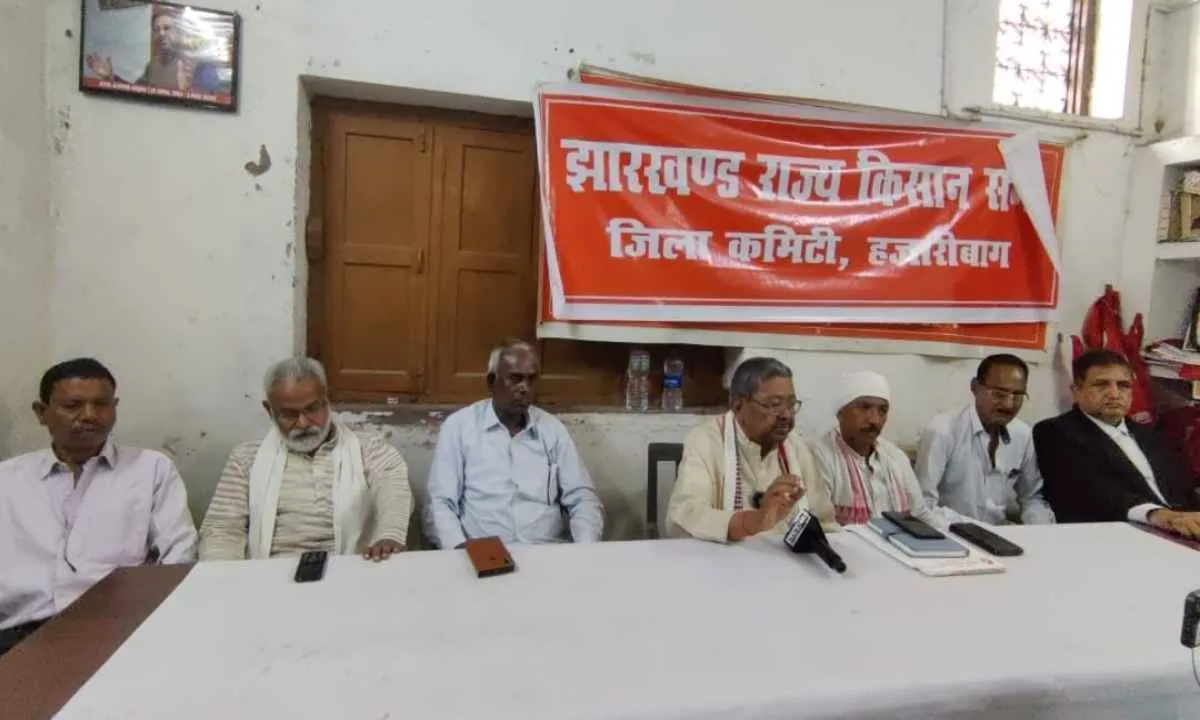 राज्य के अंचलों में बिना रिश्वेत के नहीं हो रहा कोई काम: भुवनेश्वर प्रसाद मेहता