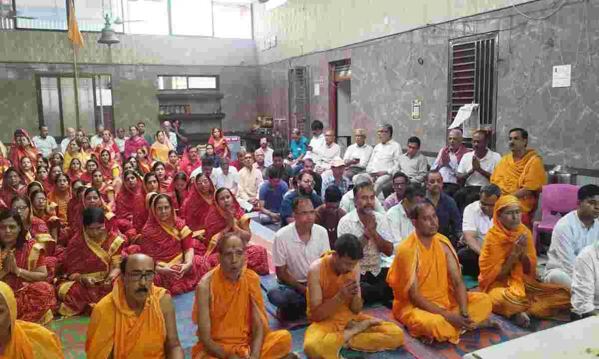 झूमरी तिलैया में विश्व भक्तामर दिवस का भव्य आयोजन