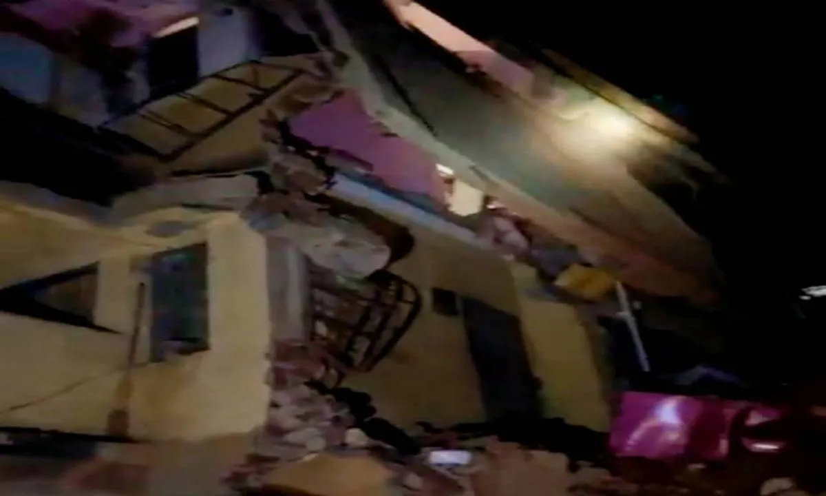 Bokaro News: चार मंजिला इमारत का हिस्सा गिरा, बड़ा हादसा टला 