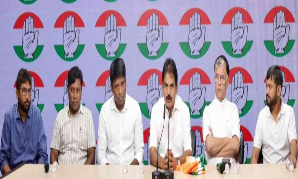 कांग्रेस में शामिल हुए पूर्व आईएएस अधिकारी कन्नन गोपीनाथन