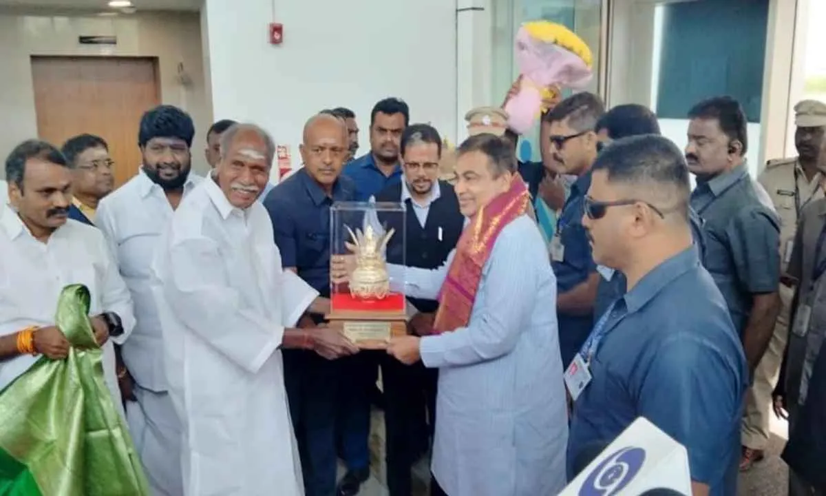 पुडुचेरी में नितिन गडकरी ने विभिन्न परियोजनाओं का किया उद्घाटन एवं शिलान्यास