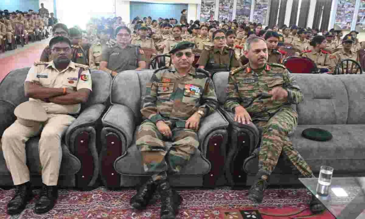 Koderma News: एक भारत श्रेष्ठ भारत शिविर में दिखा राष्ट्रीय समन्वय और युवाओं का जोश