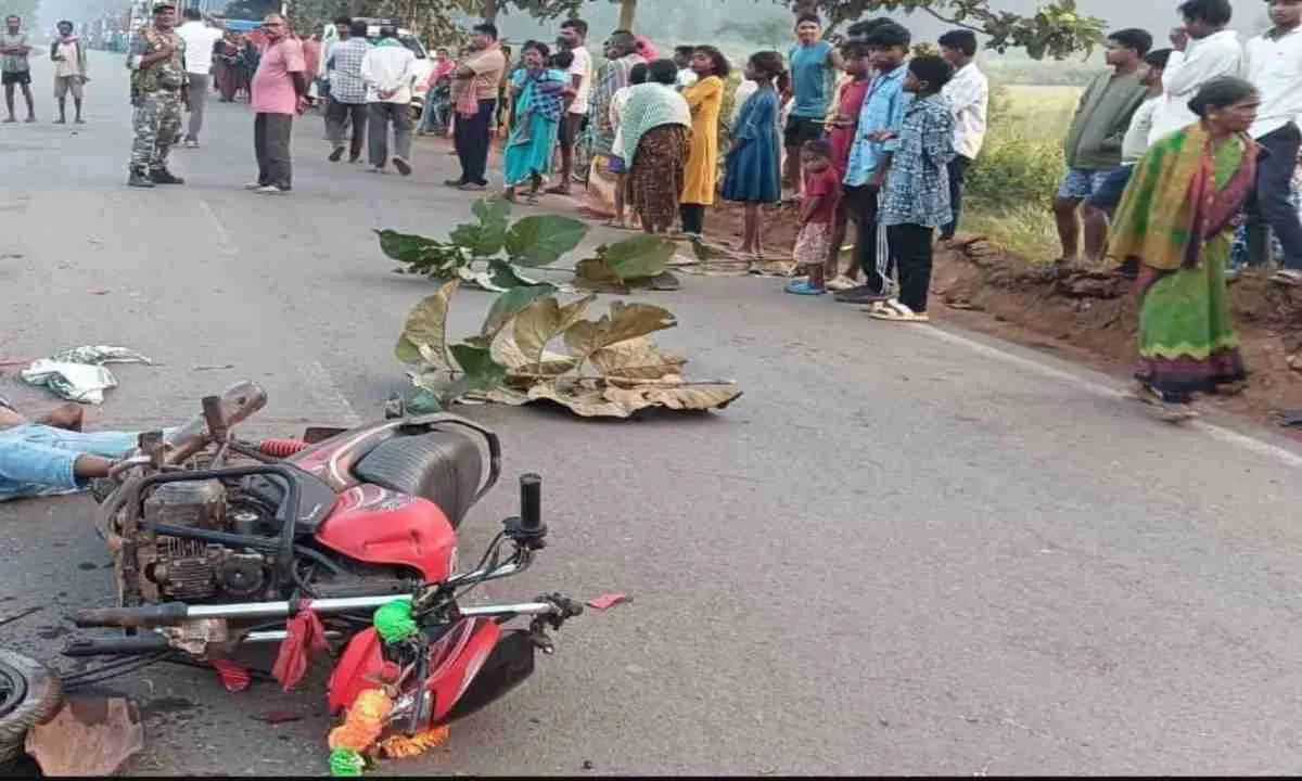Chaibasa News: वाहन की चपेट में आने से बाइक सवार की मौत