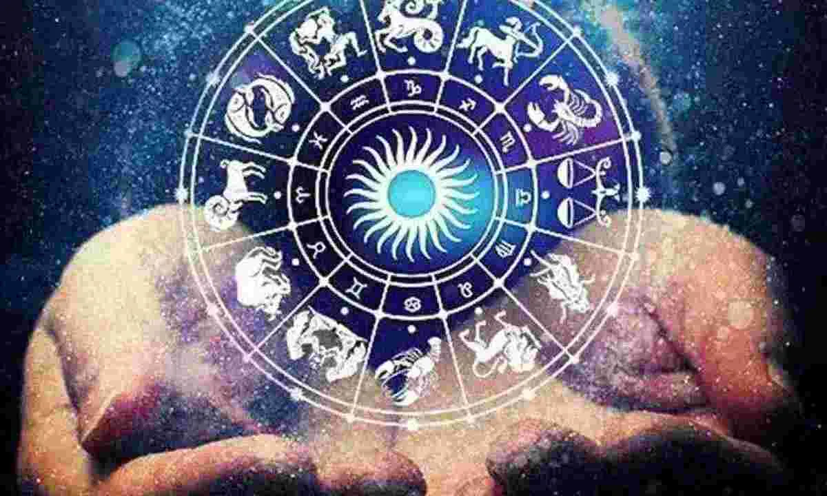 Horoscope: चंद्रमा का प्रभाव, राशियों पर बदलाव: जानें आज क्या कह रहे हैं आपके सितारे