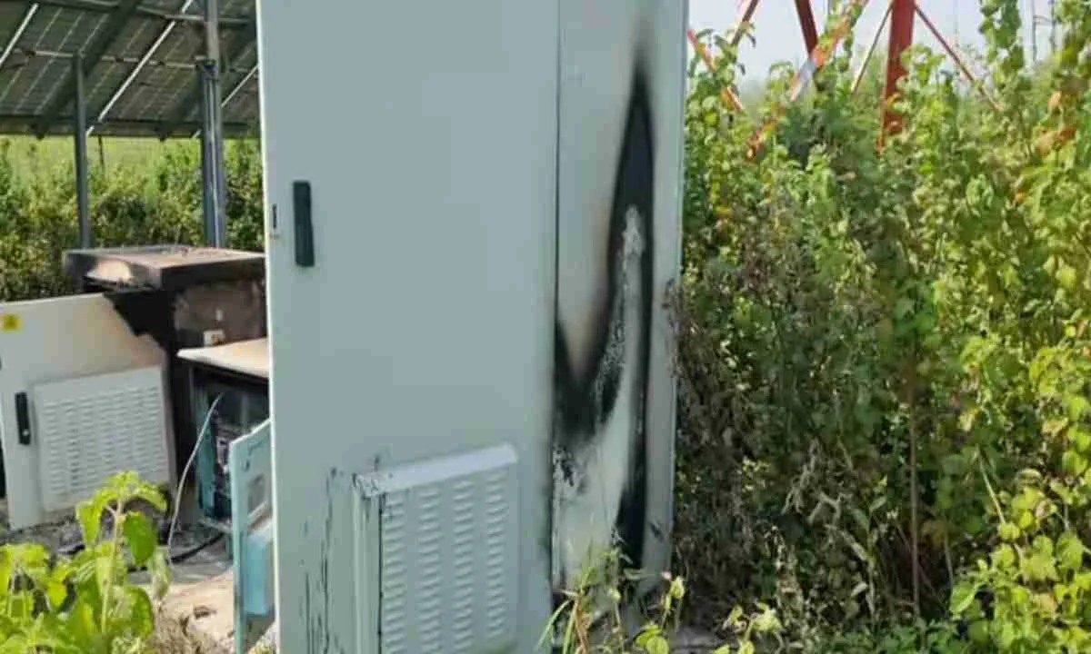 बीएसएनएल मोबाइल टावर में लगी आग, शॉर्ट सर्किट या साजिश? 