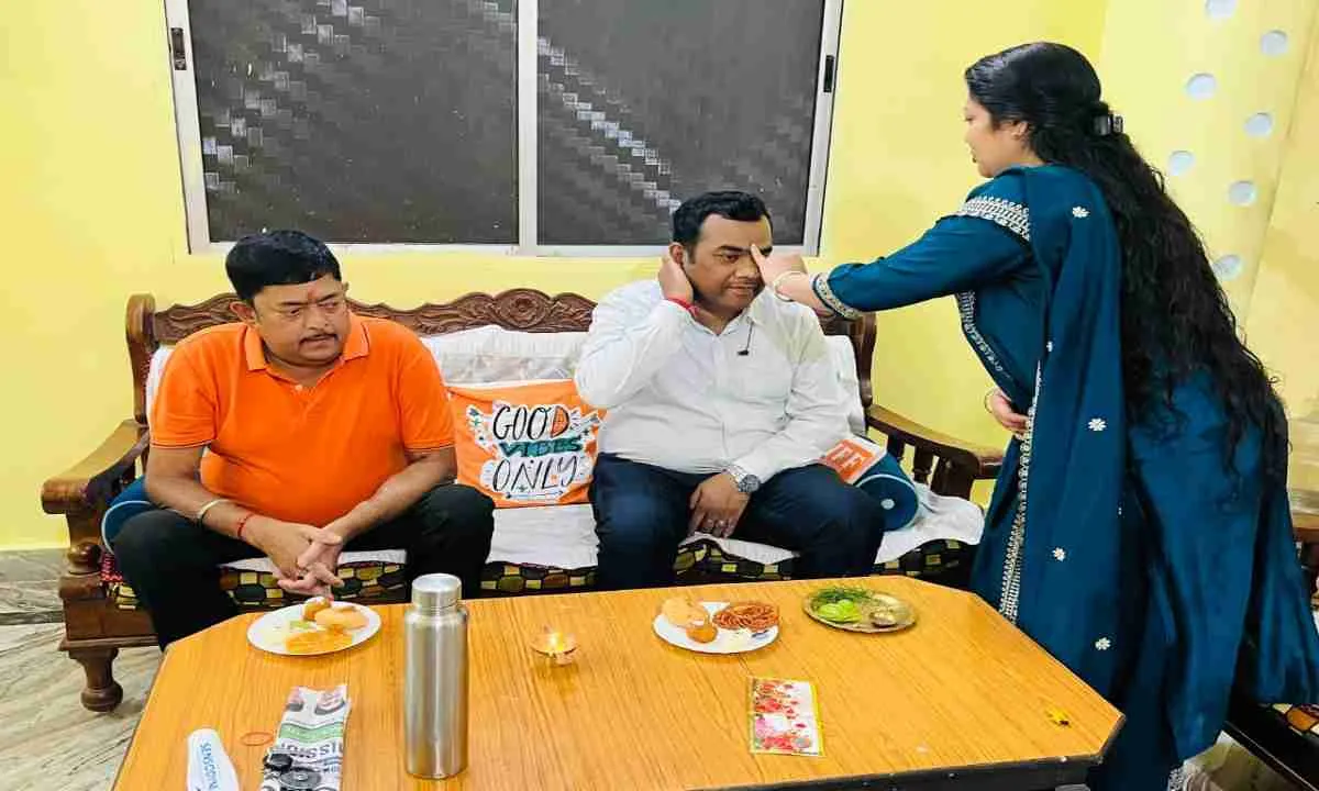 Khunti News: बंग समुदाय ने खूंटी में मनाया भाई दूज का त्योहार