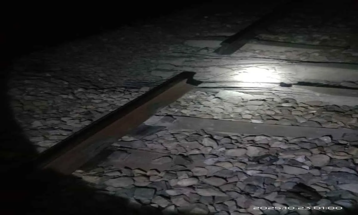 असम: कोकराझार रेलवे ट्रैक पर बम विस्फोट, ट्रेन संचालन प्रभावित