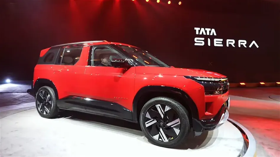 Tata Sierra ROQ Edition: क्यों कहा जा रहा है इसे Mini Defender? जानें कीमत, फीचर्स और सभी डीटेल