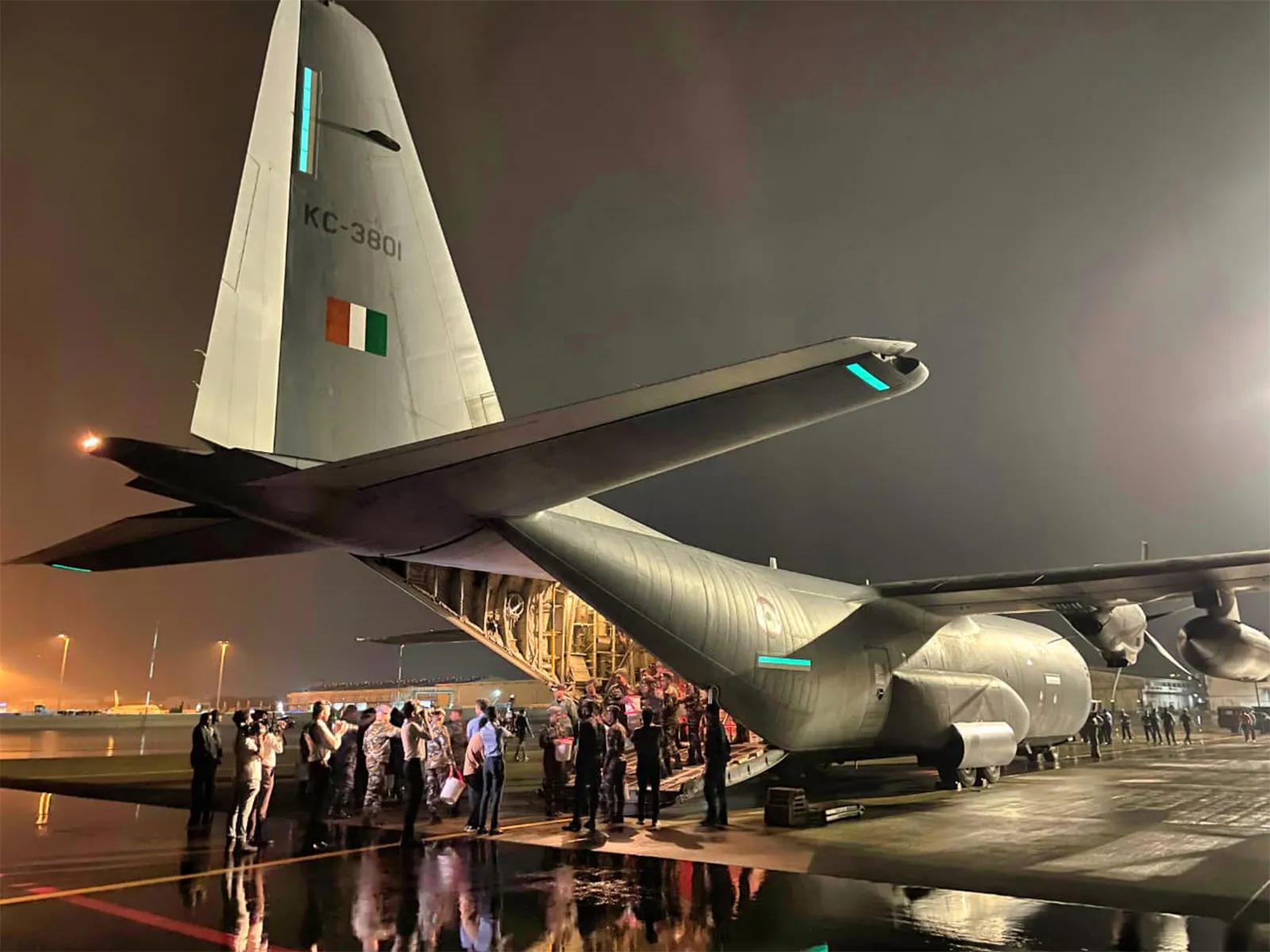 भारत की हवाई ताकत मैदान में! श्रीलंका में एयरलिफ्ट मिशन ‘ऑपरेशन सागर बंधु’ एक्टिव