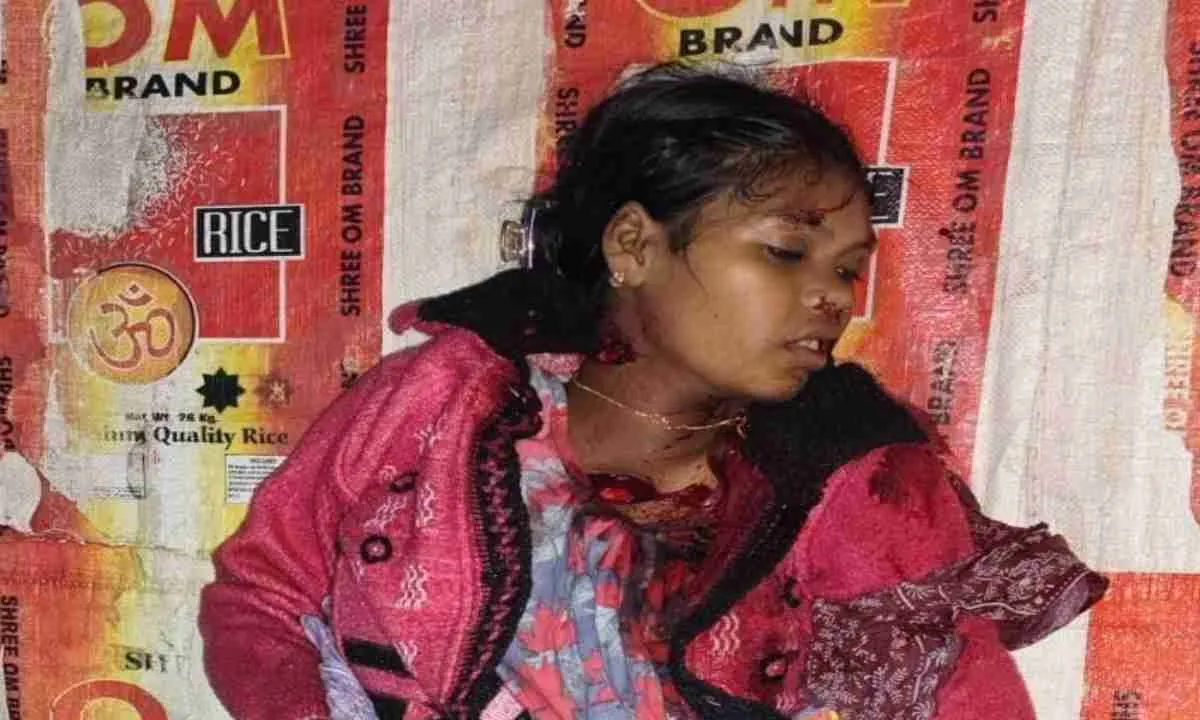 Gumla News : गर्भवती प्रेमिका की टांगी से हत्या, पुलिस ने आरोपी प्रेमी को किया गिरफ्तार