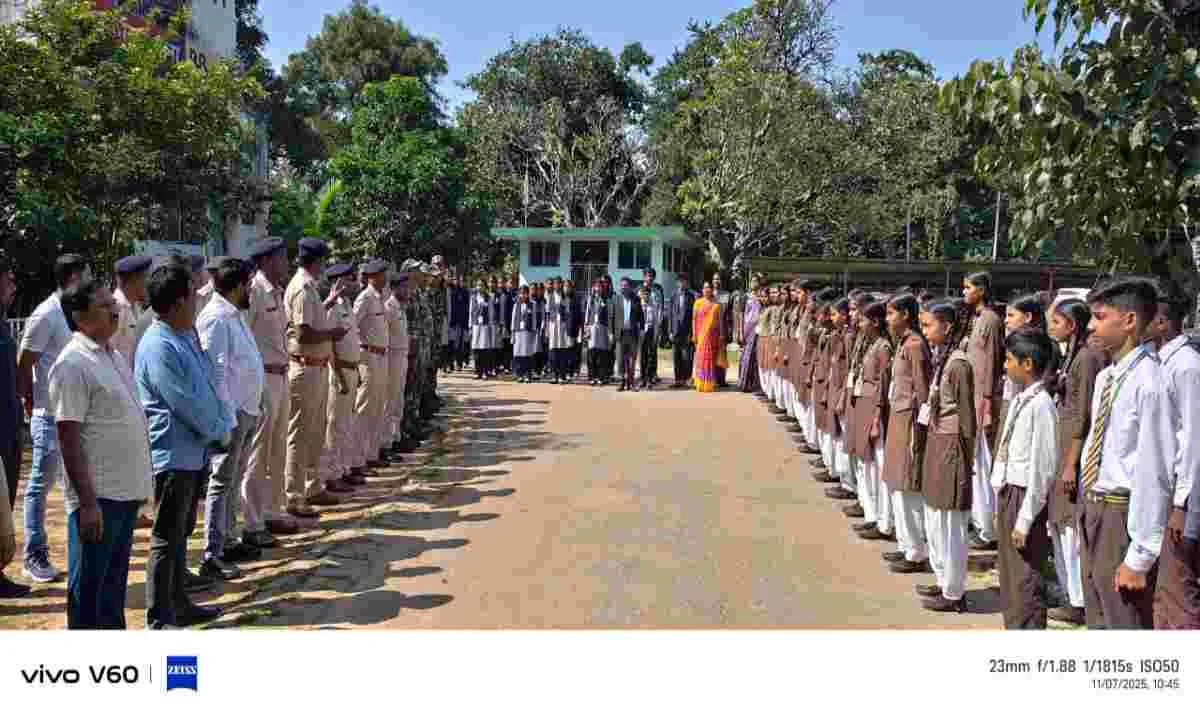 वंदे मातरम की 150वीं वर्षगांठ पर तोरपा में हुआ सामूहिक गायन, देशभक्ति के रंग में रंगा कार्यक्रम