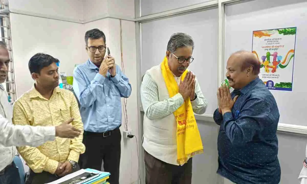 Koderma News: गौशाला समिति ने कोडरमा थर्मल पॉवर प्लांट के पदाधिकारियों को दिया आमंत्रण