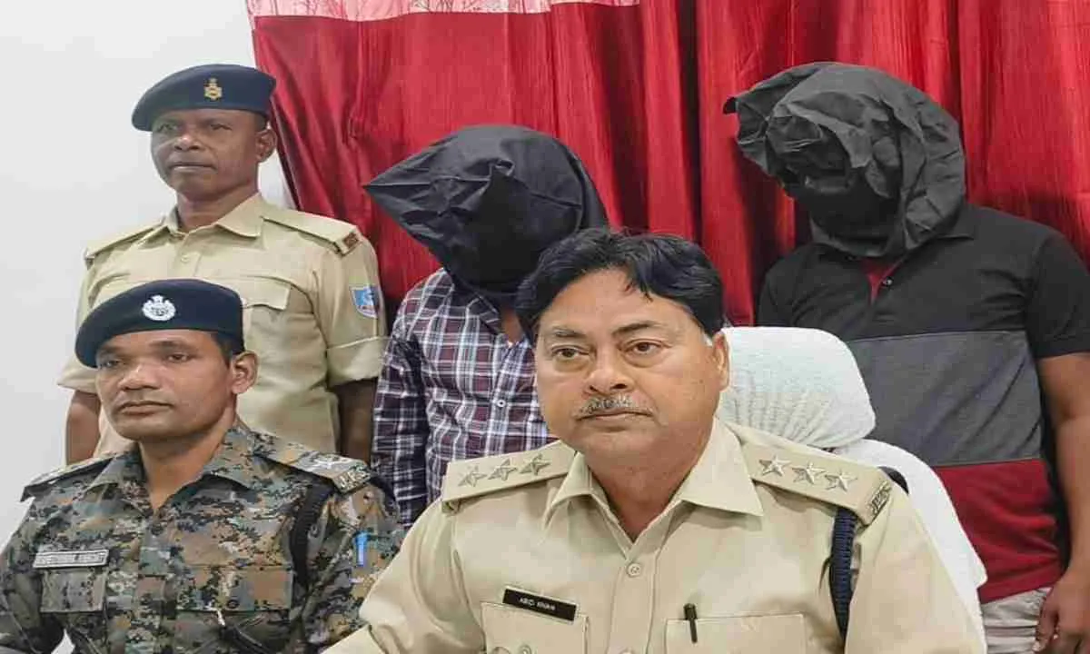 Giridih News:  दो साइबर ठग गिरफ्तार, गर्भवती महिलाओं से ठगी का था आरोप