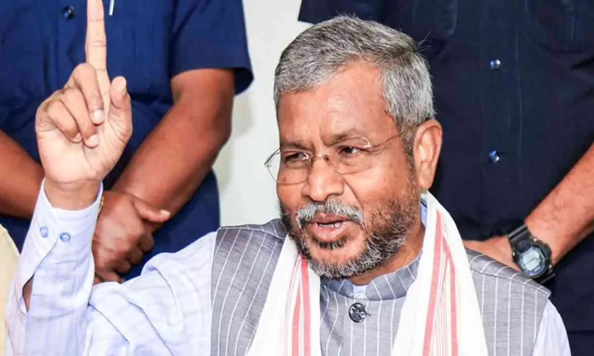  “काले कारनामों का सहयोगी” रंजीत राणा को सराहनीय सेवा पुरस्कार क्यों: बाबूलाल मरांडी