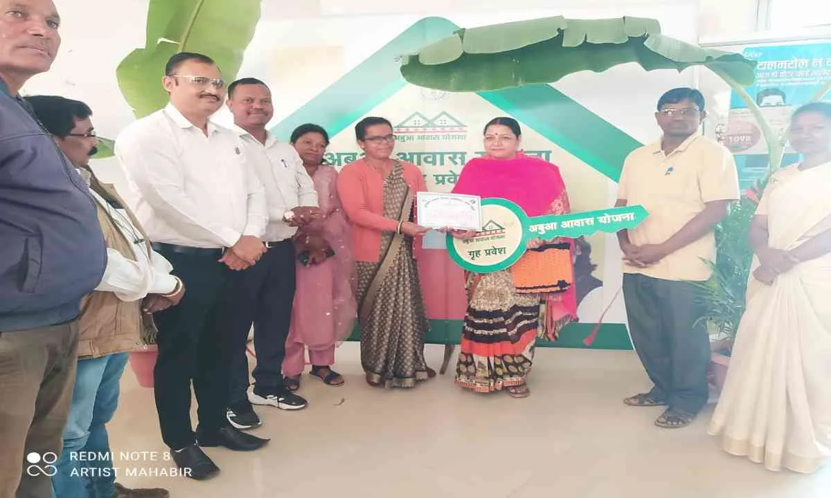 तोरपा में 109 लाभुकों का कराया गया गृह प्रवेश, अबुआ आवास योजना से पूरा हुआ ‘अपने घर’ का सपना