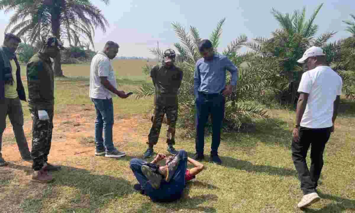 Chaibasa News: गौशाला के पास मिला युवक का शव, जांच में जुटी पुलिस