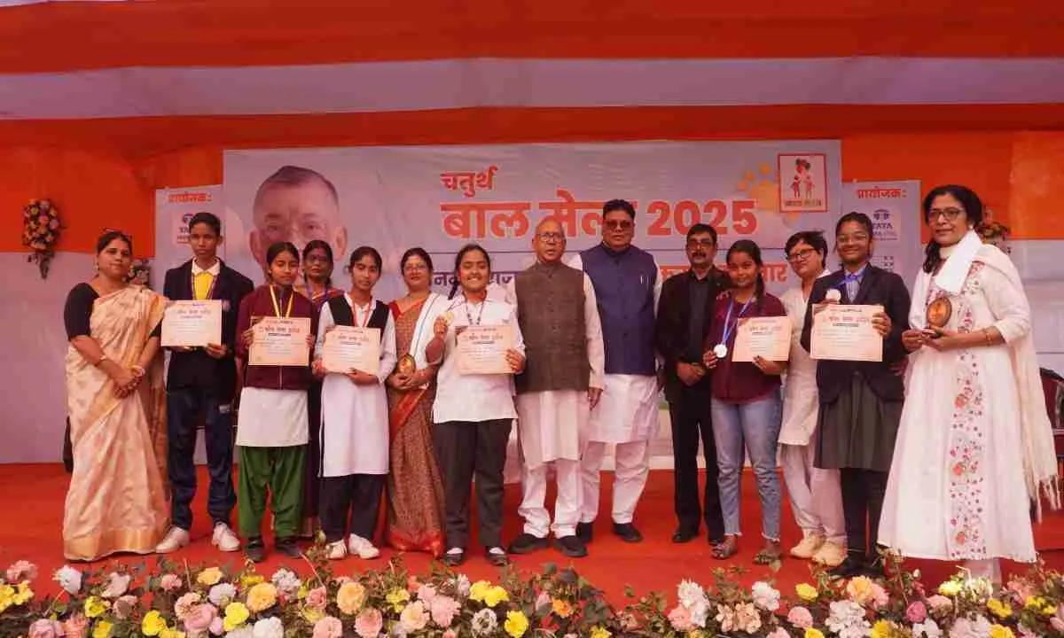 सोशल मीडिया बना परेशानी की जड़, बाल मेले में गूंजी बच्चों की आवाज