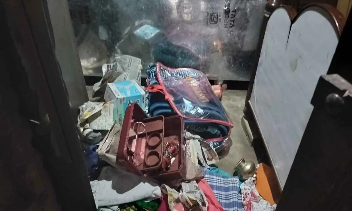 शिक्षक दंपती पर हमला, डकैतों ने चार घंटे तक मचाया तांडव