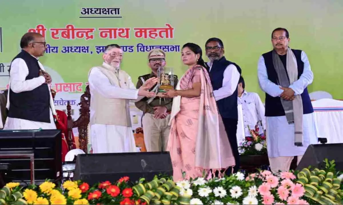 झारखंड विधानसभा की 25वीं वर्षगांठ पर भव्य समारोह, राज्यपाल व मुख्यमंत्री हुए शामिल