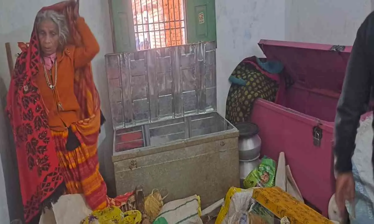 मरकच्चो क्षेत्र में बड़ी चोरी, चोरों ने एक ही रात में उड़ाए लाखों के जेवर व नगद