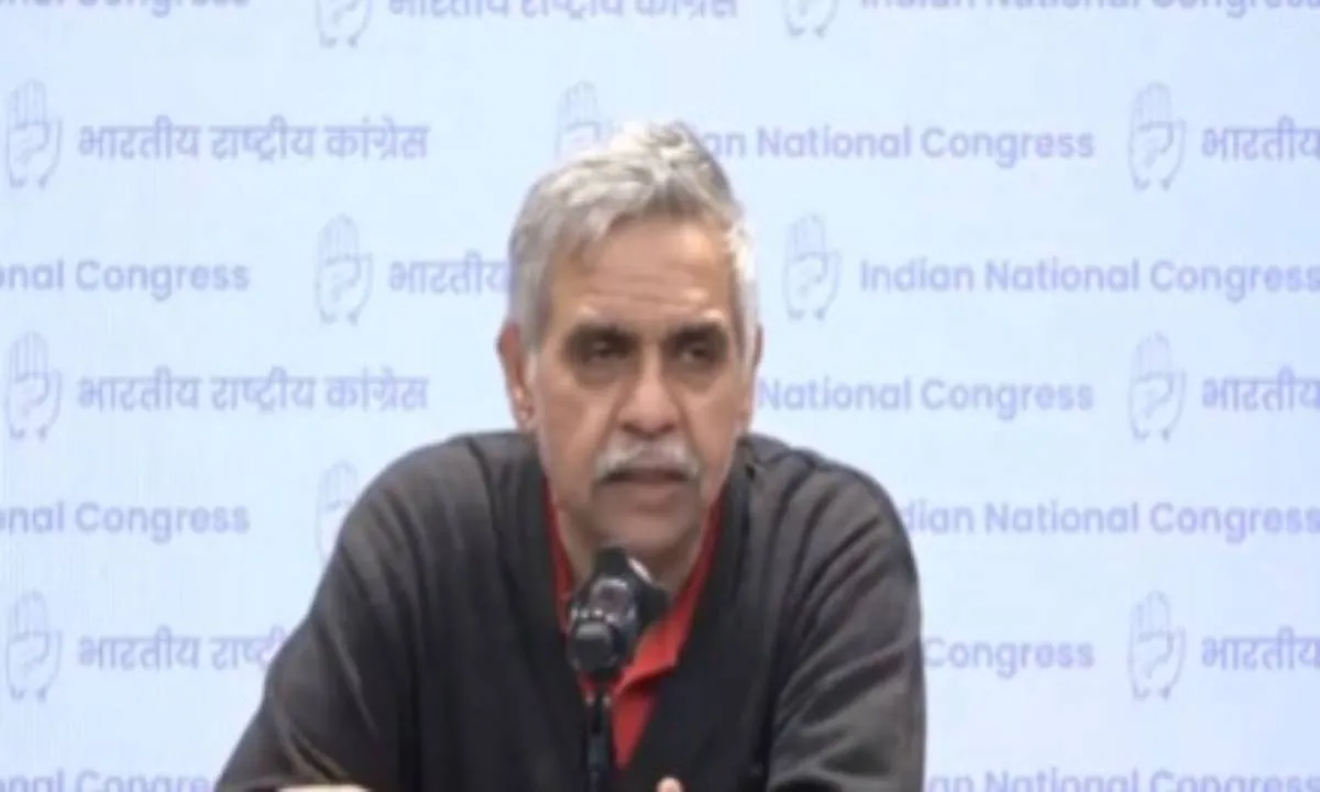 खराब सड़कें, कमजोर परिवहन का ढांचा  दिल्ली में प्रदूषण का असली कारण: संदीप दीक्षित