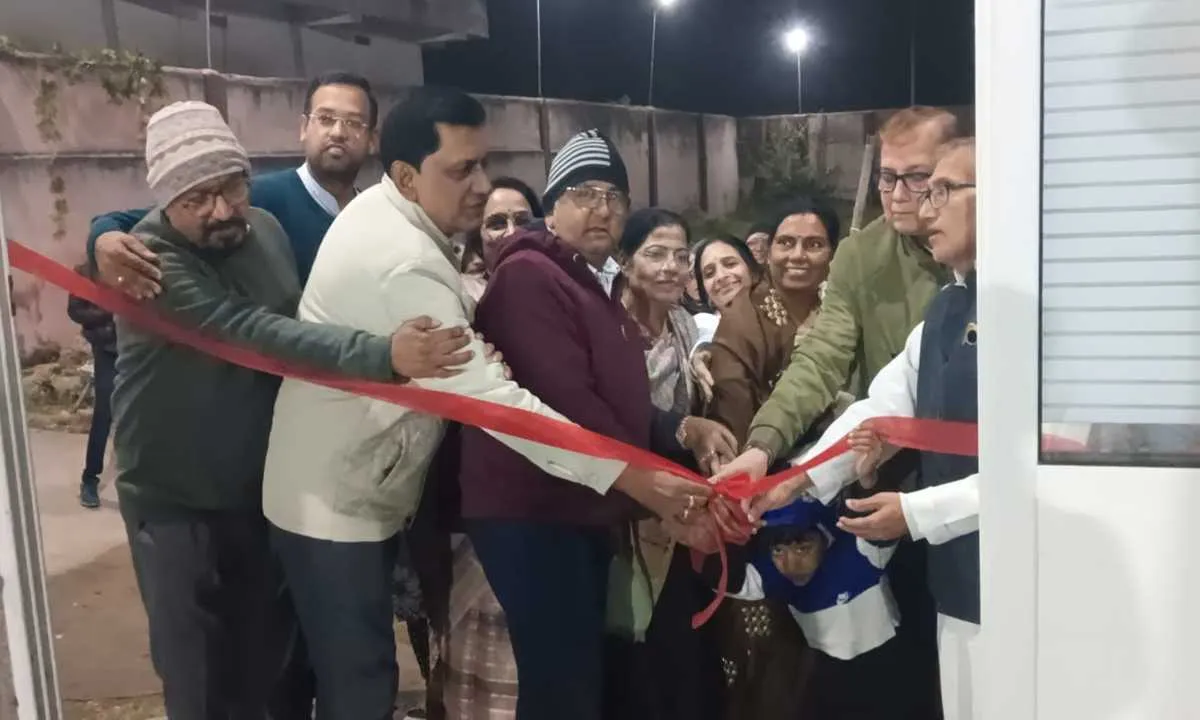 Koderma News: जैन विद्यालय के कैंपस में अहिंसा इंडोर स्पोर्टस एकेडमी का हुआ शुभारंभ