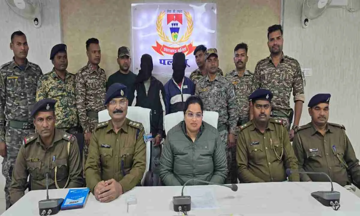 पलामू पुलिस की बड़ी कार्रवाई: प्रिंस खान गिरोह के दो गुर्गे गिरफ्तार