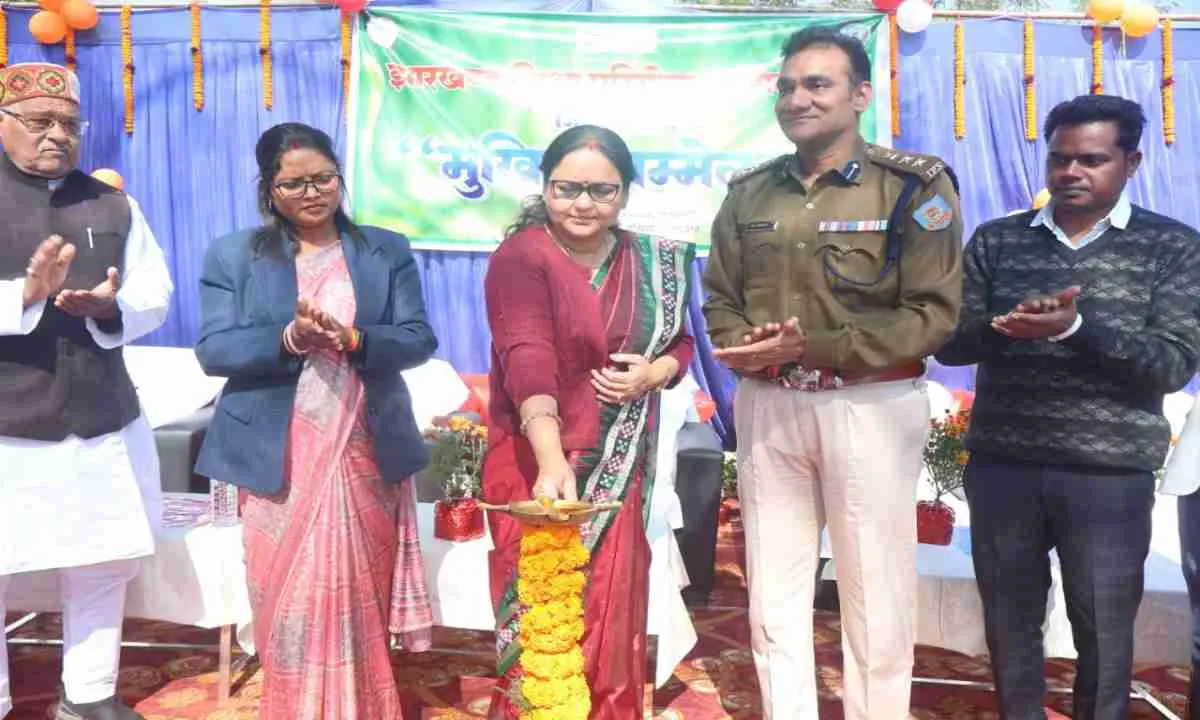 Simdega News: जिला स्तरीय मुखिया सम्मेलन–2025 का भव्य आयोजन, शिक्षा सुधार पर जोर