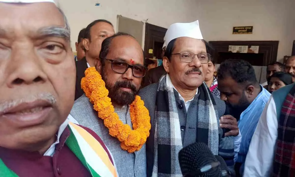 झारखंड कांग्रेस को मिला नया संबल, सामाजिक न्याय के योद्धा विजय शंकर नायक ने थामा कांग्रेस का हाथ