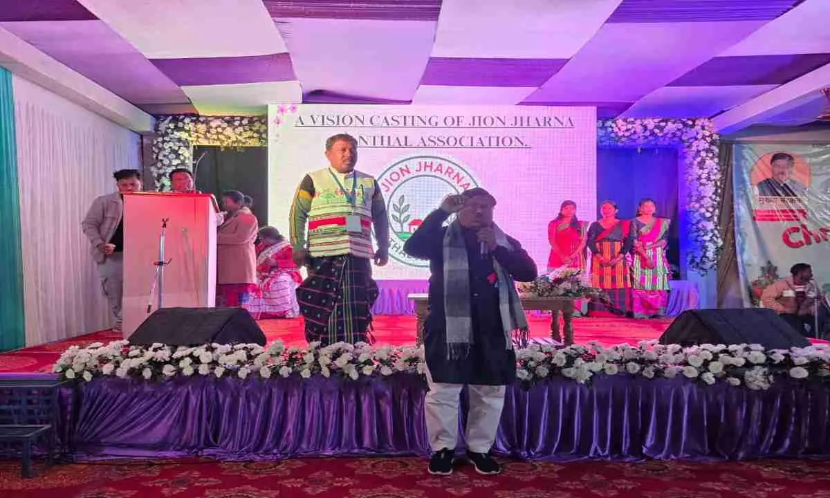 जियोन झरना संथाल एसोसिएशन द्वारा आयोजित क्रिसमस मिलन समारोह में शामिल हुए सांसद और विधायक