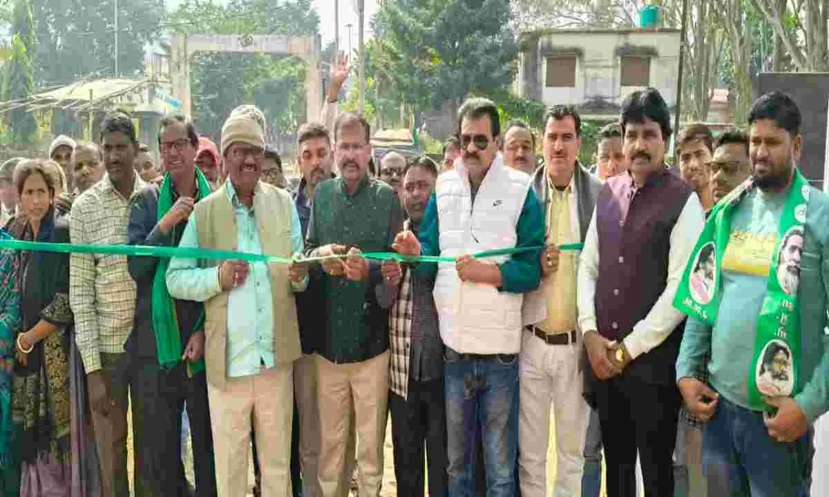 जमुआ में झामुमो प्रखंड कार्यालय का उद्घाटन, शीर्ष नेताओं की मौजूदगी में कार्यक्रम सम्पन्न