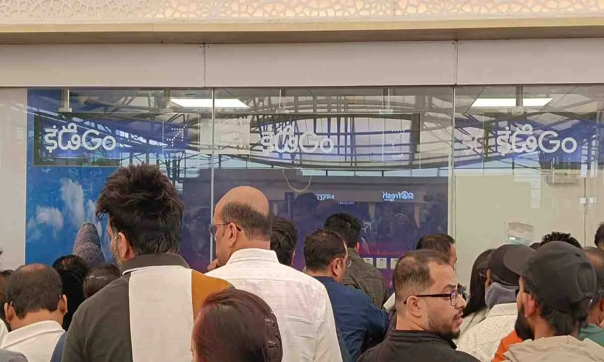 इंडिगो उड़ान संकट: केंद्र ने हवाई किराए पर लगाई सीमा, रिफंड का अल्टीमेटम