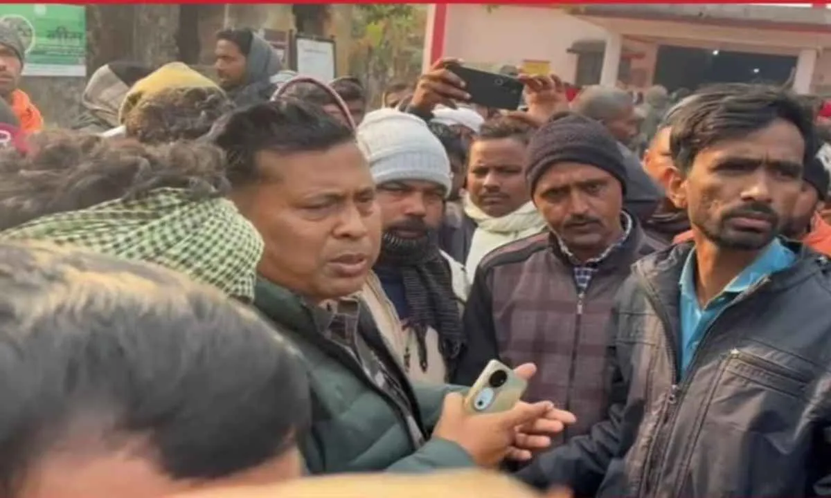 गिरिडीह में उपेंद्र यादव की संदिग्ध मौत से तनाव, ग्रामीणों का सड़क जाम जारी