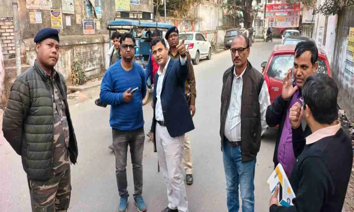 गिरिडीह में जाम से राहत की पहल, सदर एसडीएम ने झंडा मैदान रोड का किया निरीक्षण