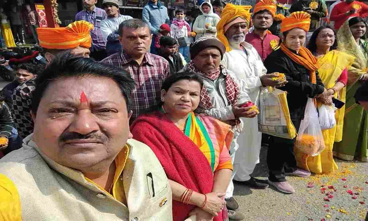 Deoghar News : भारतीय वैश्य महासभा ने टॉवर चौक पर भाजपा राष्ट्रीय अध्यक्ष जे.पी. नड्डा का भव्य स्वागत किया