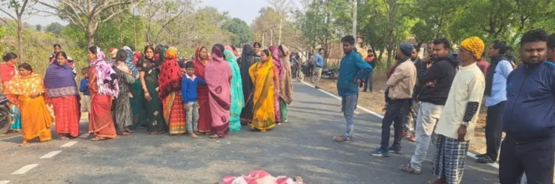 कोडरमा में 24 घंटे से लापता 13 वर्षीय बच्चे का शव झाड़ियों से बरामद, इलाके में हड़कंप