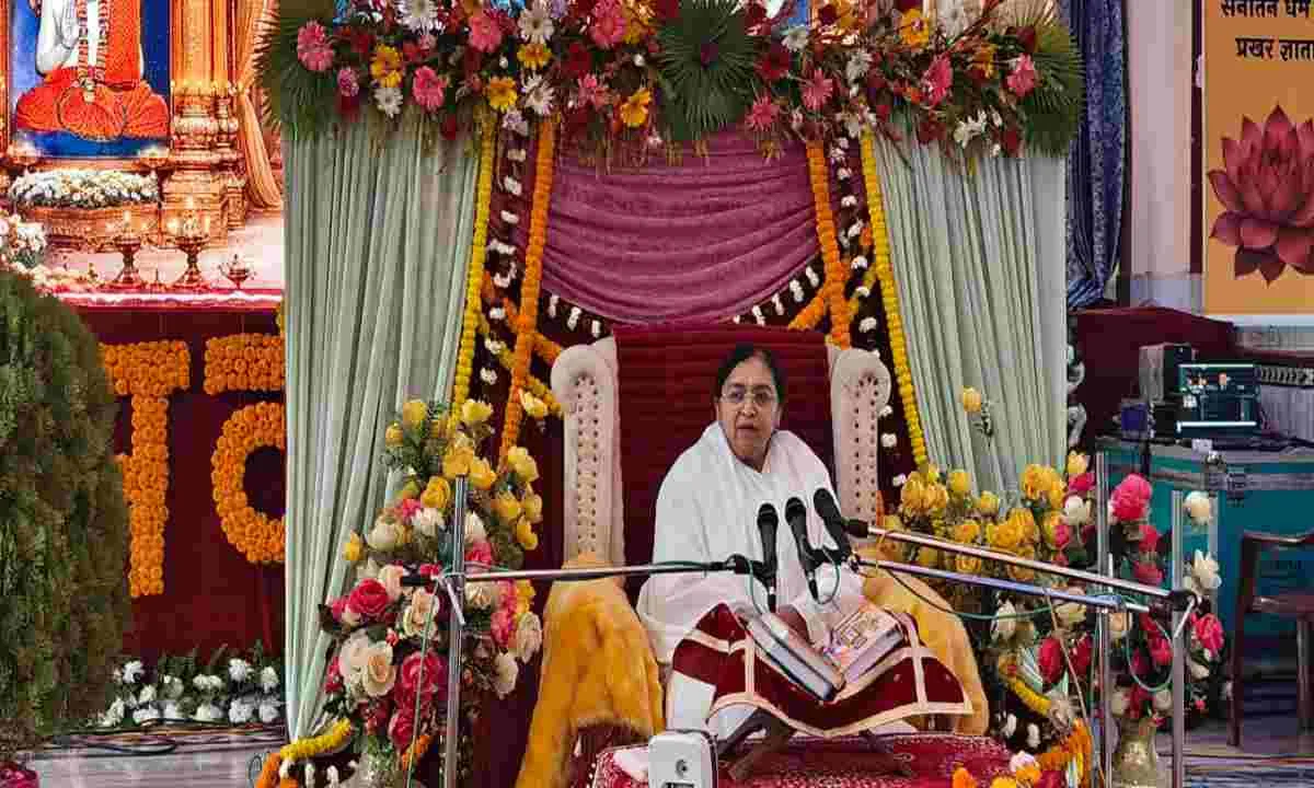 गिरिडीह में संत विवेक दास जी महाराज निर्वाण महोत्सव एवं गुरु गोविंद धाम मंदिर वर्षगांठ श्रद्धा व भक्ति के साथ संपन्न