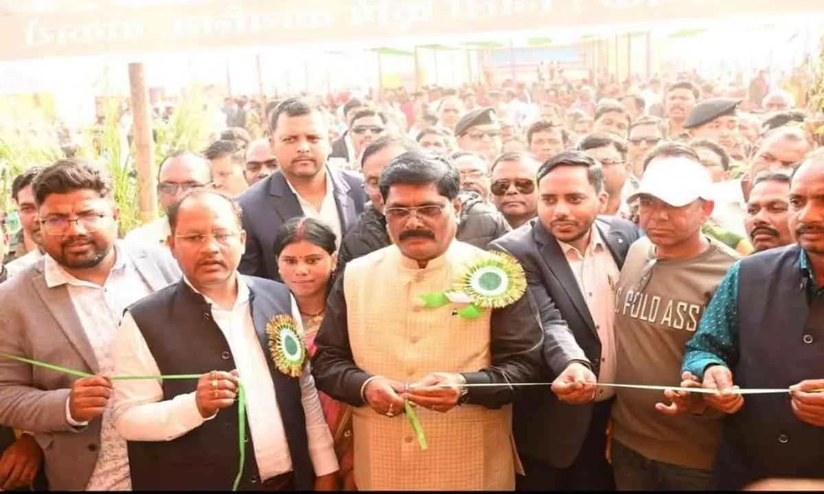 मधुकरपुर में जिला स्तरीय किसान मेला, मंत्री योगेन्द्र प्रसाद ने किया उद्घाटन