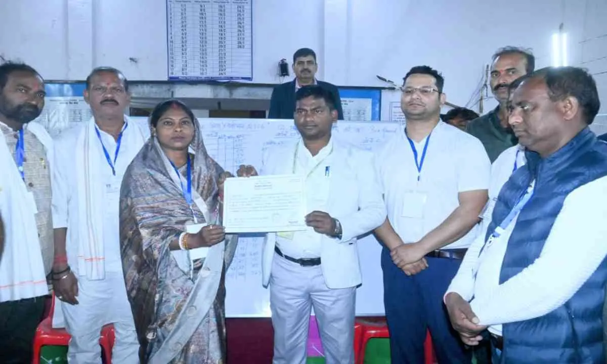 Bokaro News : भोलू पासवान चास मेयर तो निर्मला फुसरो नप अध्यक्ष निर्वाचित