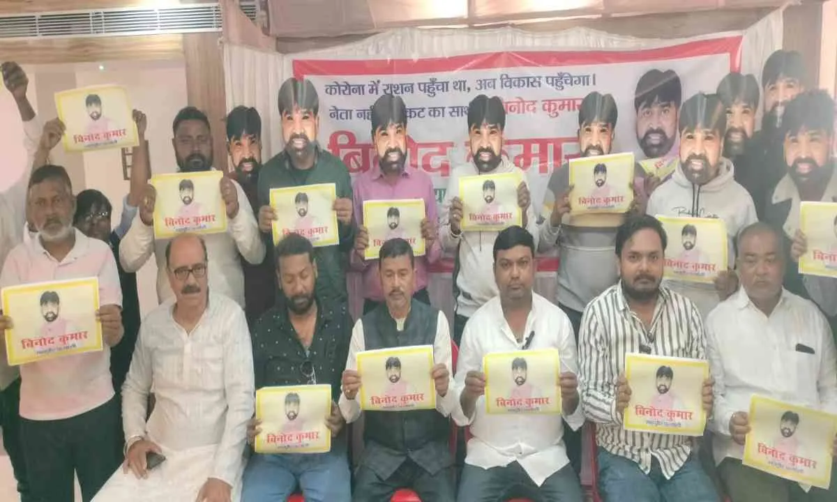 चास के कई वार्डों में महापौर प्रत्याशी के समर्थन में जनसंपर्क तेज