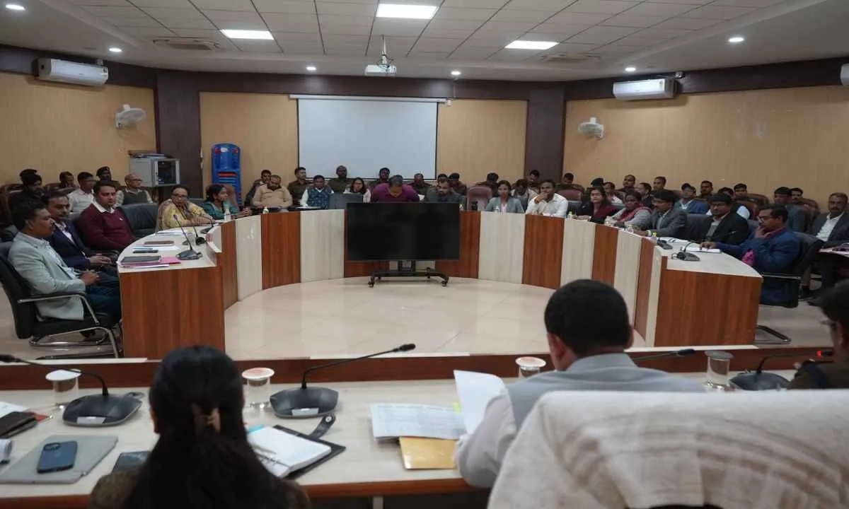 Hazaribagh News : रामनवमी 2026 की तैयारियों को लेकर उपायुक्त की अध्यक्षता में बैठक आयोजित