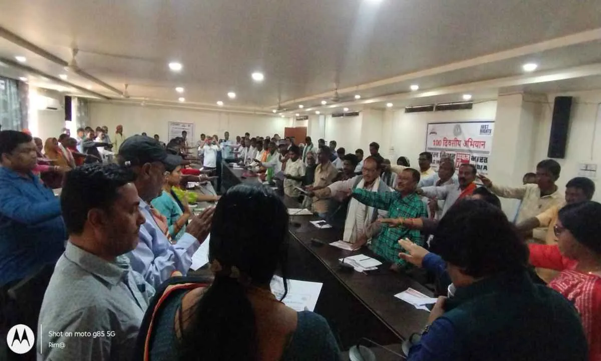 Dumka News : रामगढ़ प्रखंड में ‘100 दिवसीय अभियान’ के तहत प्रखंड स्तरीय कार्यशाला आयोजित